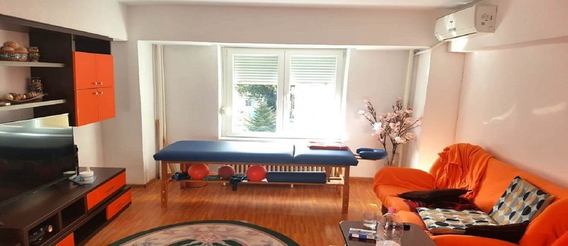 Absolventa kineto, pt.ginastica si masaj domn cu handicap 77 ani